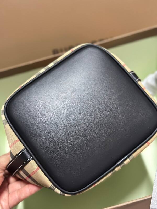 Burberry Black 25x18x10cm shoulder bag — 1:1 Replica