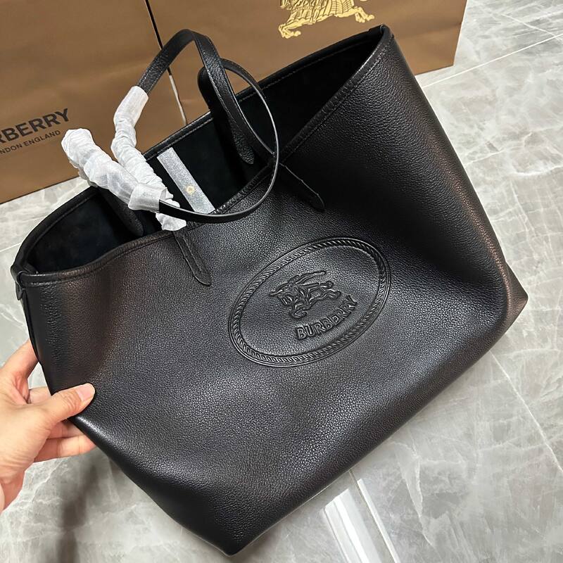 Burberry Black 40x30x16cm shoulder bag — Premium Replica
