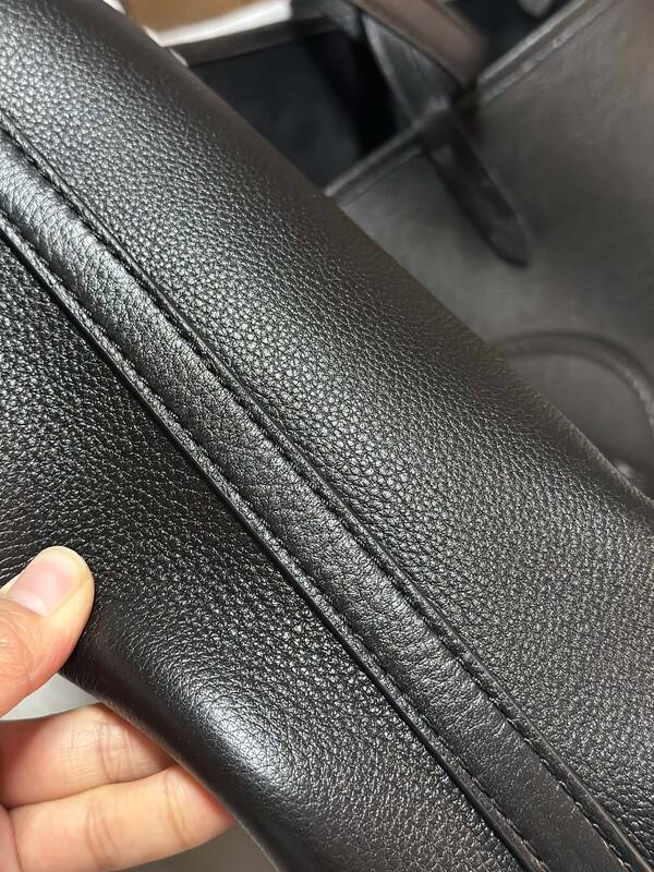 Burberry Black 40x30x16cm shoulder bag — Premium Replica