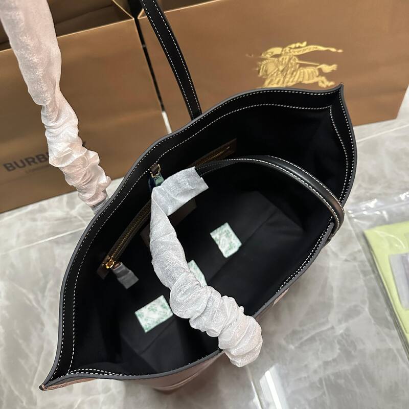 Burberry Brown shoulder bag — 1:1 Replica