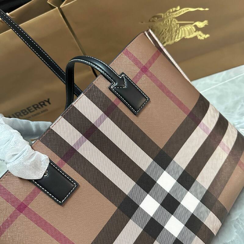 Burberry Brown shoulder bag — 1:1 Replica
