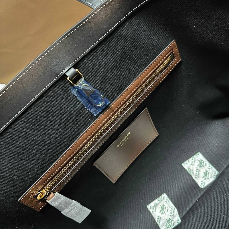 Burberry Brown shoulder bag — 1:1 Replica