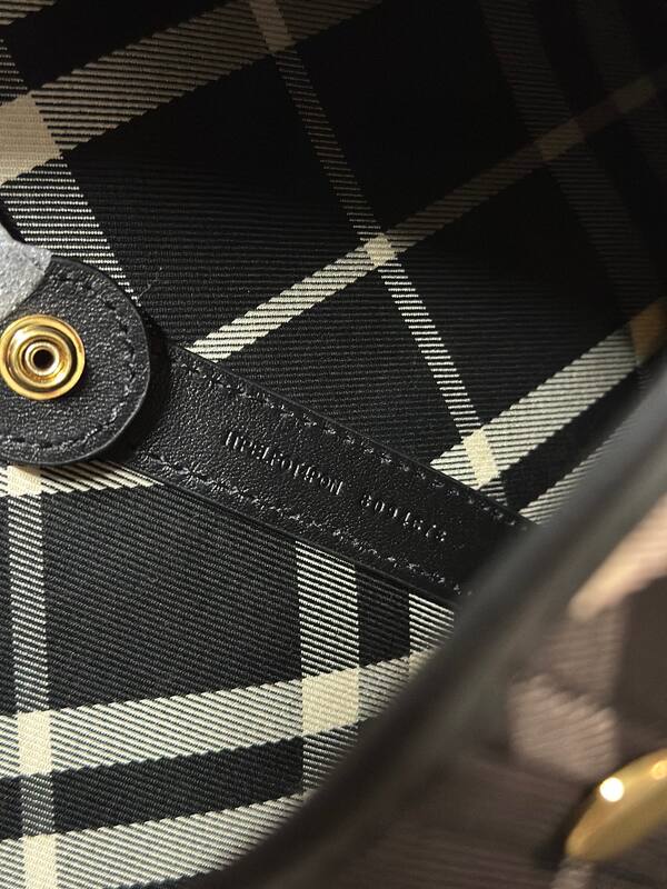 Burberry Black shoulder bag — 1:1 Replica