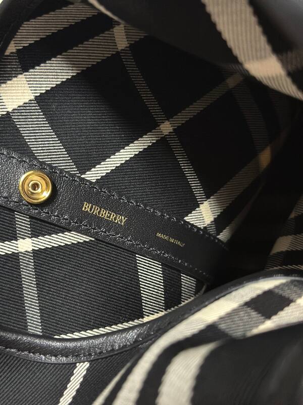 Burberry Black shoulder bag — 1:1 Replica