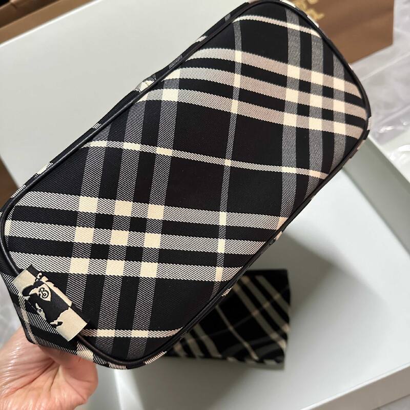 Burberry Black shoulder bag — 1:1 Replica