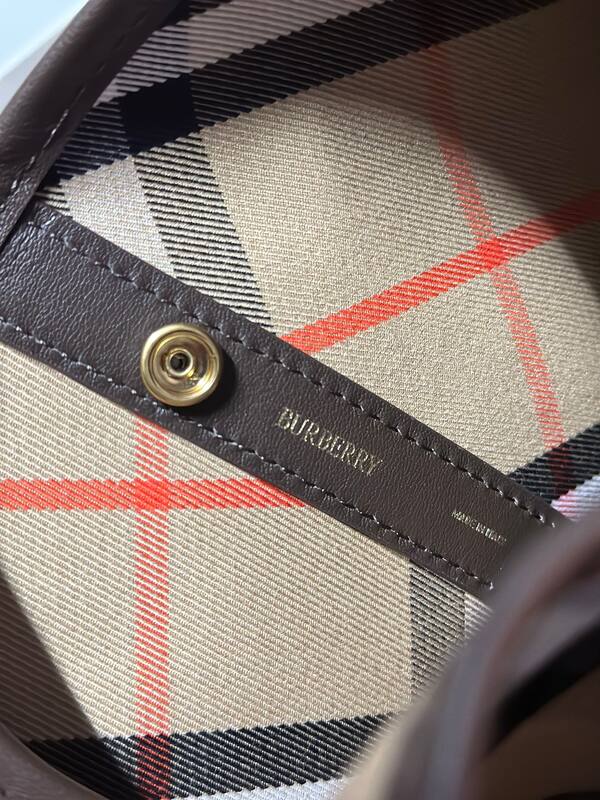 Burberry Black shoulder bag — Premium Replica