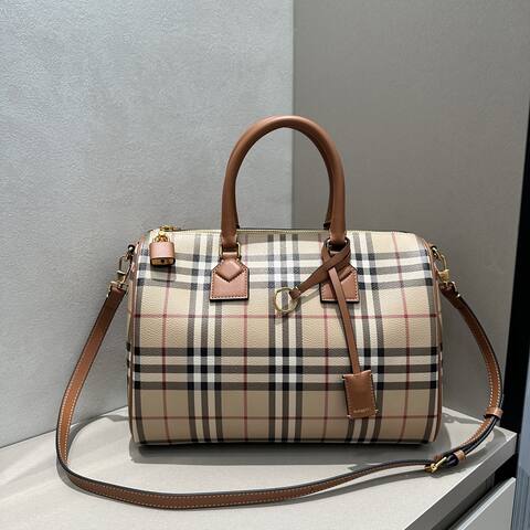 Burberry Brown shoulder bag 1 1 Replica