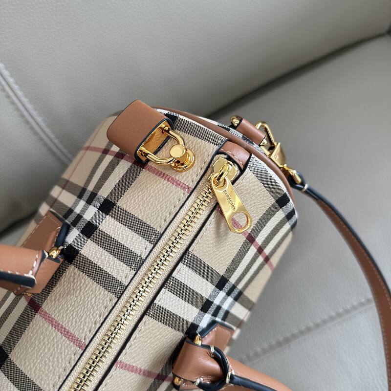 Burberry Brown shoulder bag — 1:1 Replica