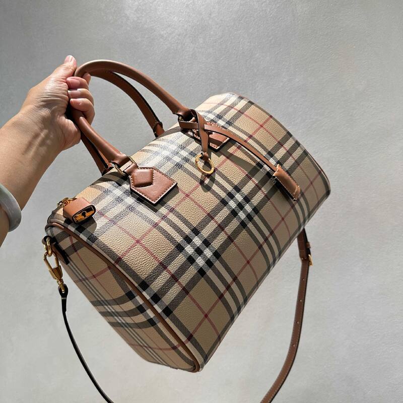Burberry Brown 30x22x12cm shoulder bag — AAA Quality Replica