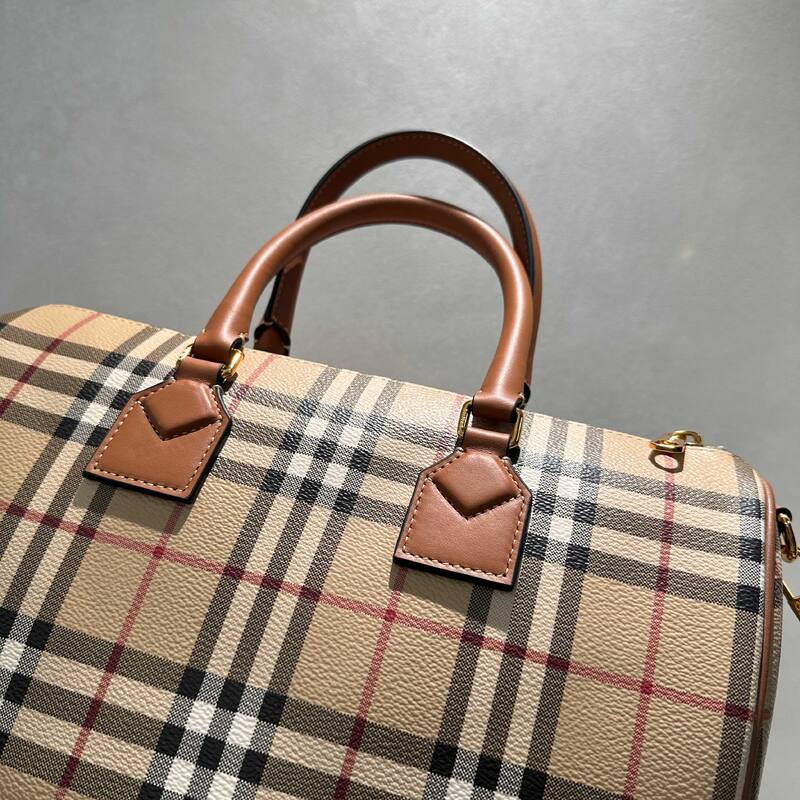Burberry Brown 30x22x12cm shoulder bag — AAA Quality Replica