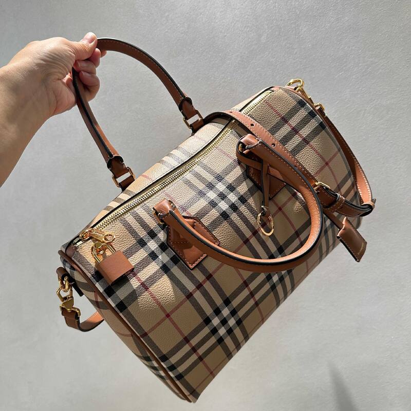 Burberry Brown 30x22x12cm shoulder bag — AAA Quality Replica