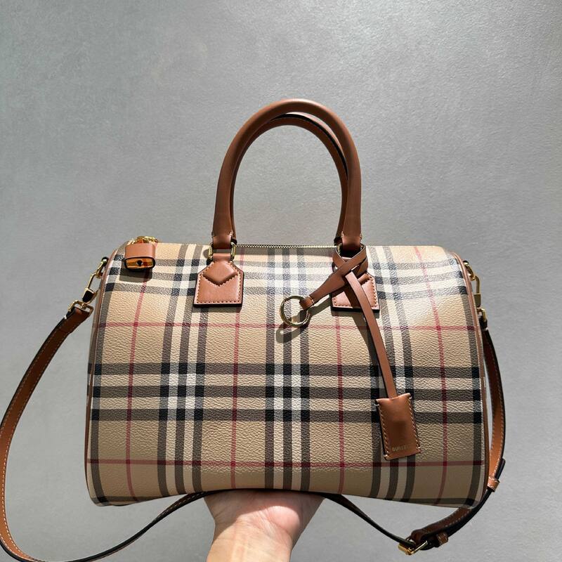 Burberry Brown 30x22x12cm shoulder bag — AAA Quality Replica