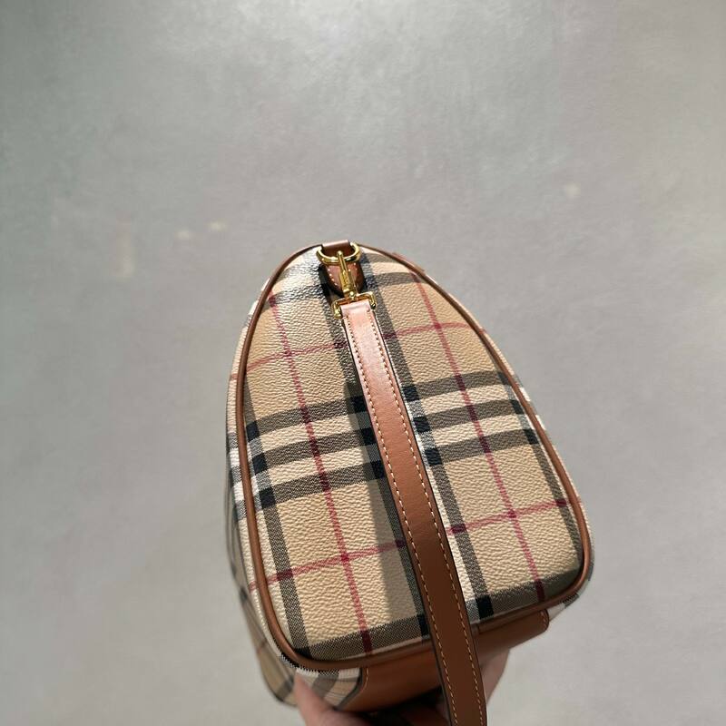 Burberry Brown 30x22x12cm shoulder bag — AAA Quality Replica