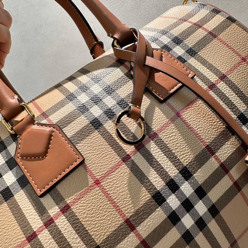 Burberry Brown 30x22x12cm shoulder bag — AAA Quality Replica