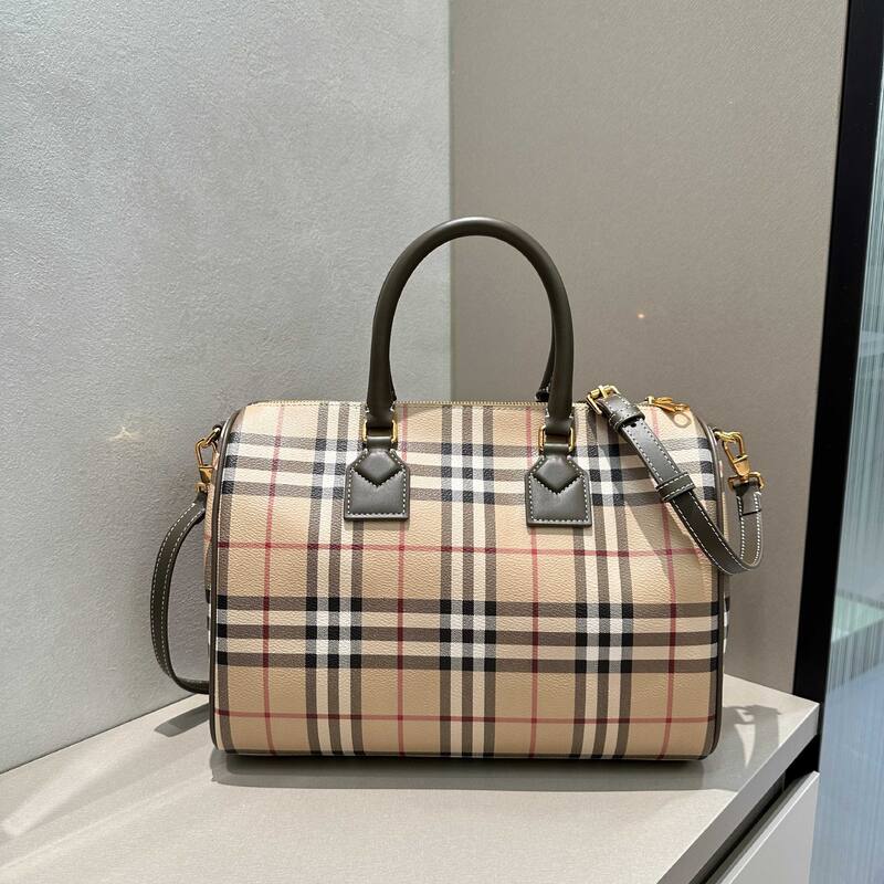 Burberry shoulder bag — Premium Replica