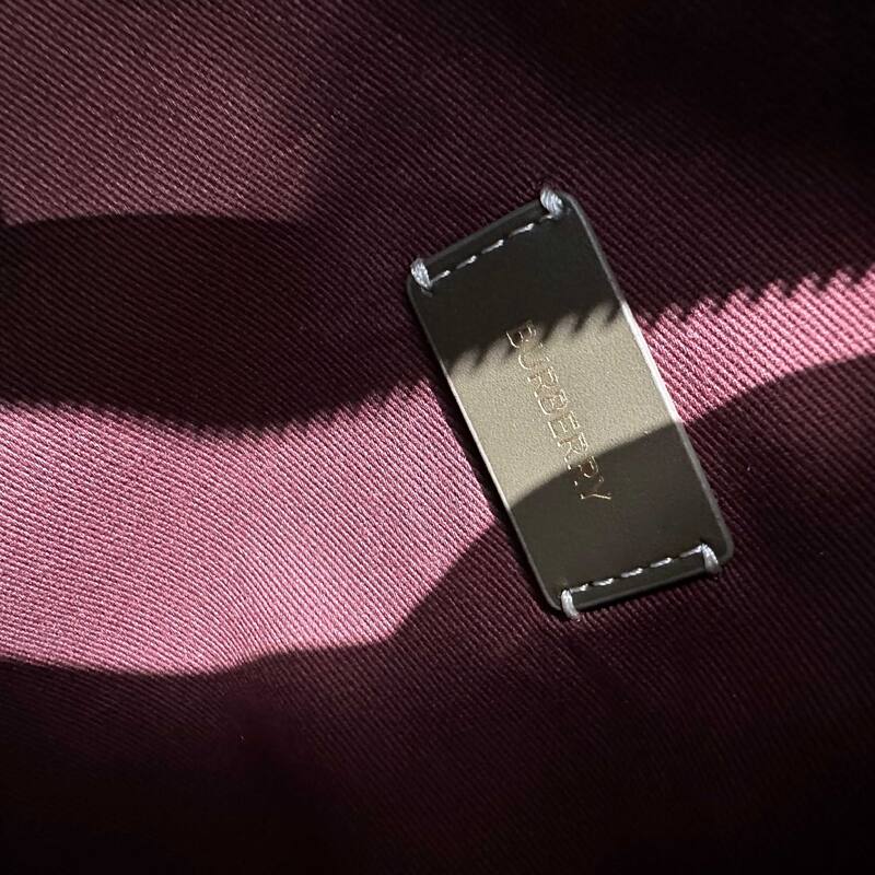 Burberry shoulder bag — Premium Replica