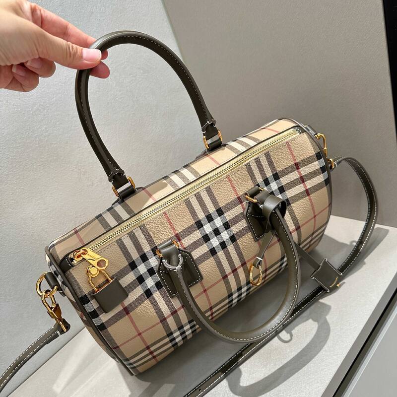 Burberry shoulder bag — Premium Replica