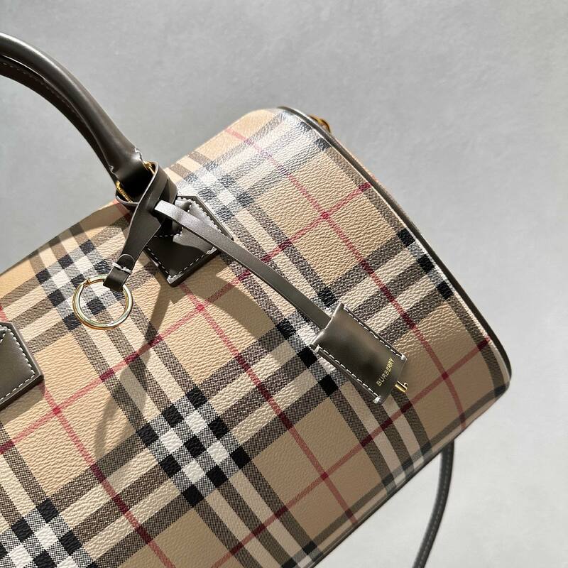 Burberry 30x22x12cm shoulder bag — Top Quality Replica