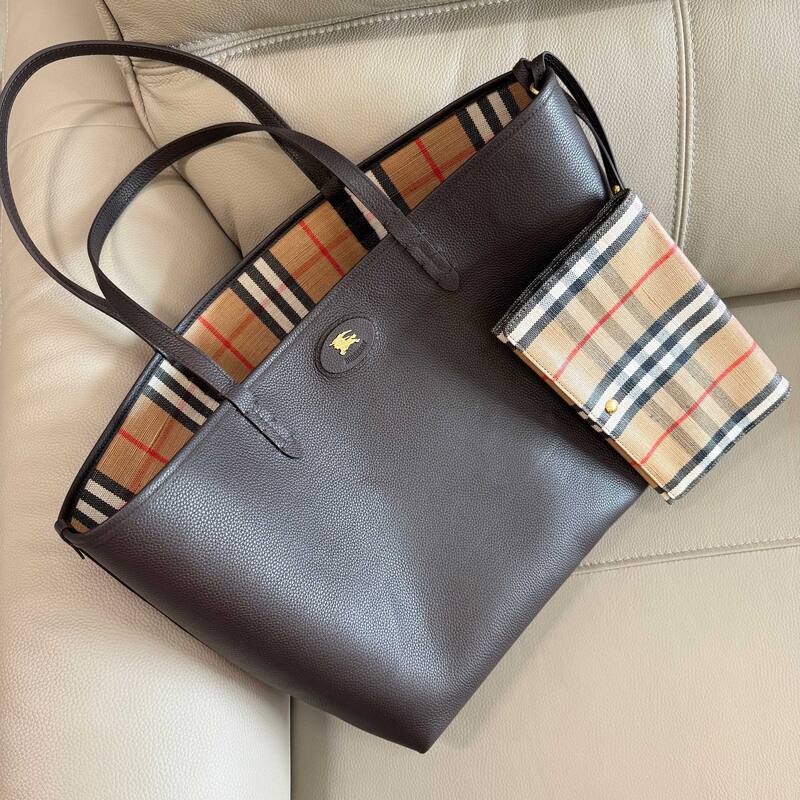 Burberry Black shoulder bag — AAA Quality Replica