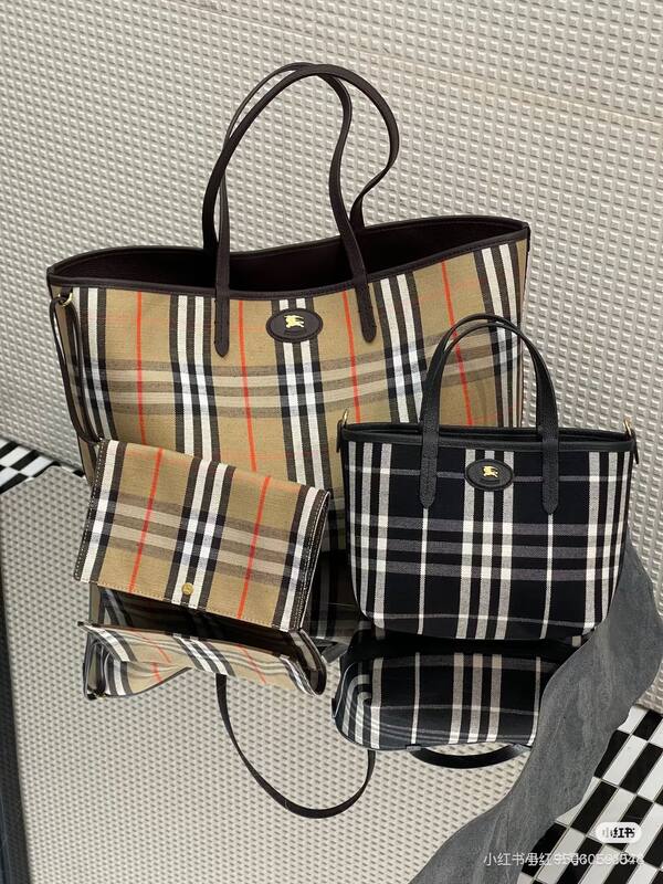 Burberry Brown shoulder bag — 1:1 Replica