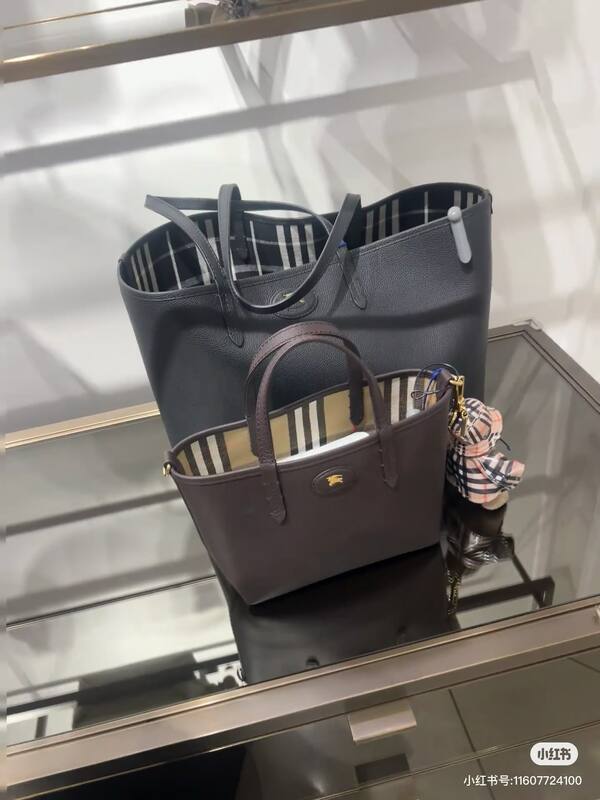 Burberry Brown shoulder bag — 1:1 Replica