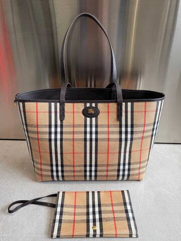 Burberry Brown shoulder bag Top Quality Replica
