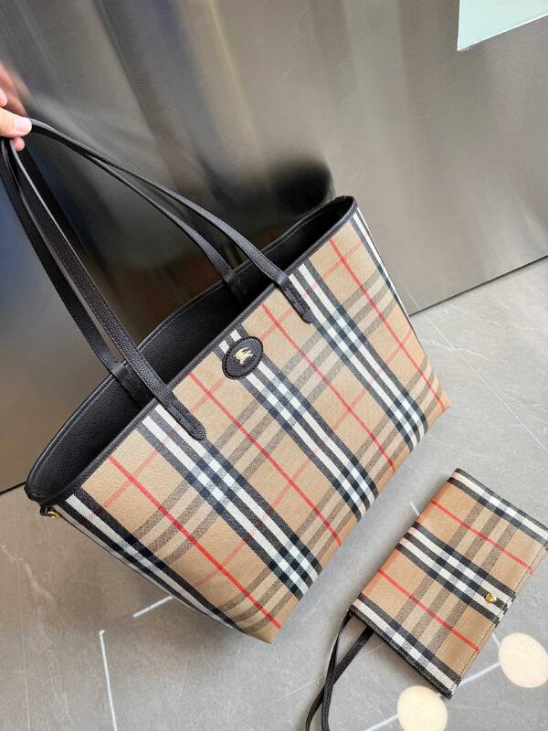 Burberry Brown shoulder bag — Top Quality Replica