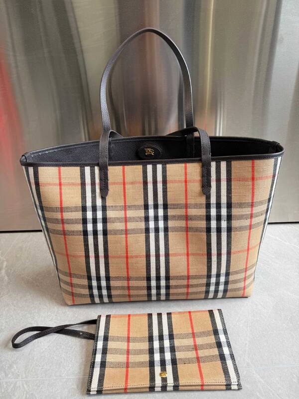 Burberry Brown shoulder bag — Top Quality Replica
