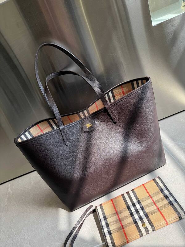 Burberry Brown shoulder bag — Top Quality Replica