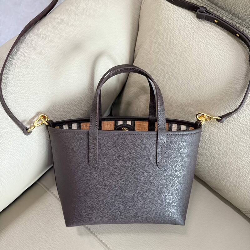 Burberry Brown shoulder bag — Top Quality Replica