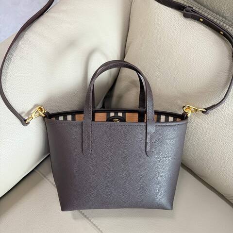Burberry Brown 18x12cm shoulder bag Top Quality Replica