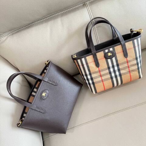 Burberry Brown 18x12cm shoulder bag Top Quality Replica