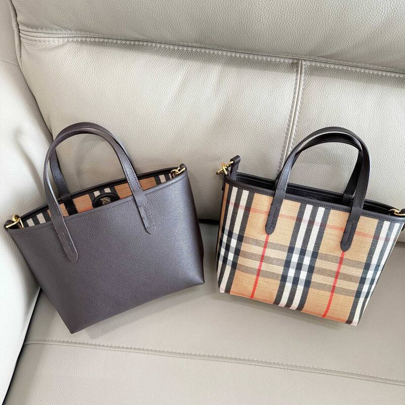 Burberry Brown shoulder bag — Top Quality Replica