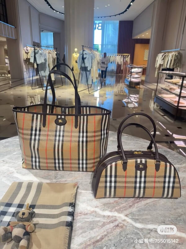 Burberry Brown shoulder bag — Top Quality Replica
