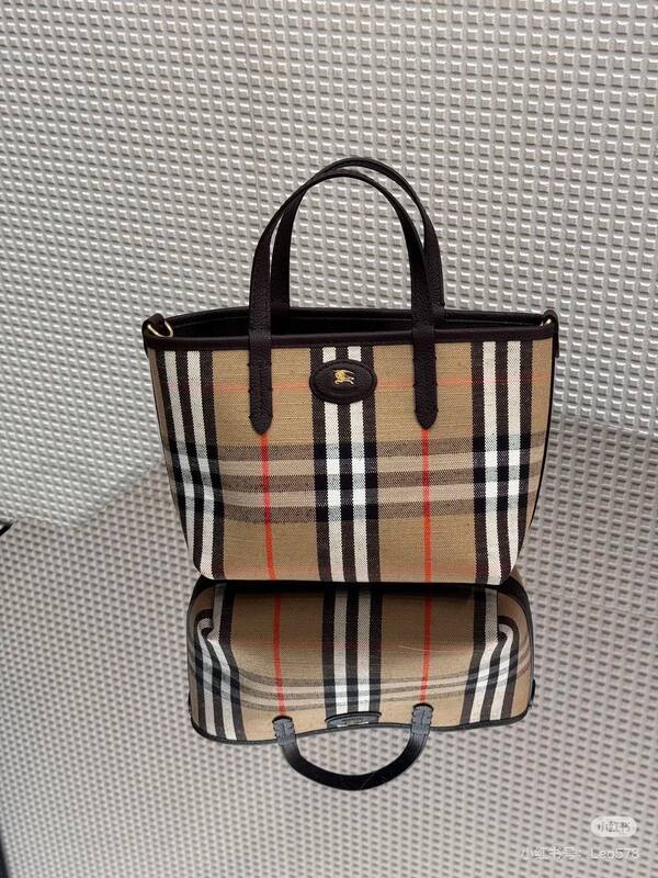 Burberry Brown 25x18x10cm shoulder bag — Premium Replica