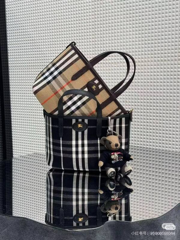 Burberry Brown 25x18x10cm shoulder bag — Premium Replica