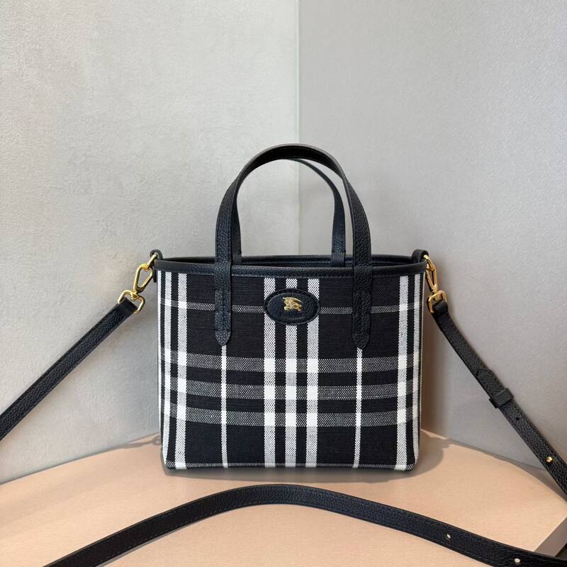 Burberry Black shoulder bag — AAA Quality Replica