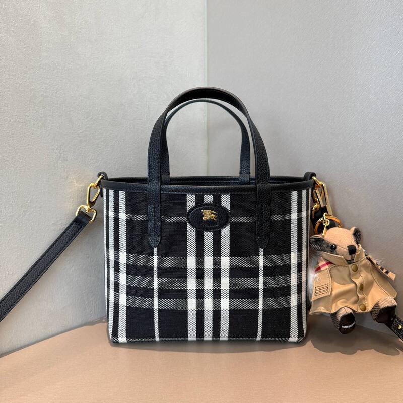 Burberry Black shoulder bag — AAA Quality Replica