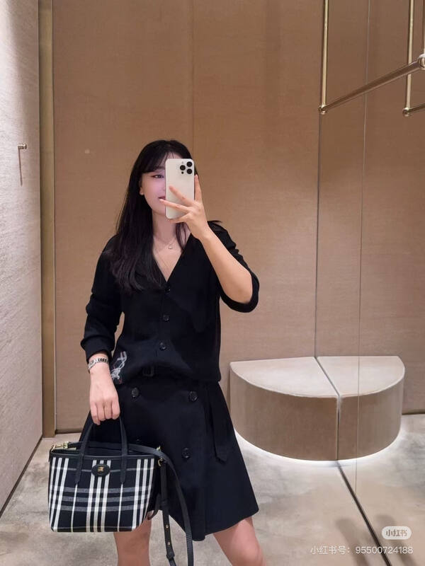 Burberry Black shoulder bag — 1:1 Replica