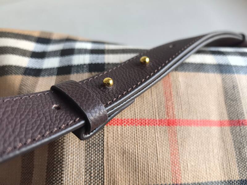 Burberry Brown shoulder bag — Top Quality Replica