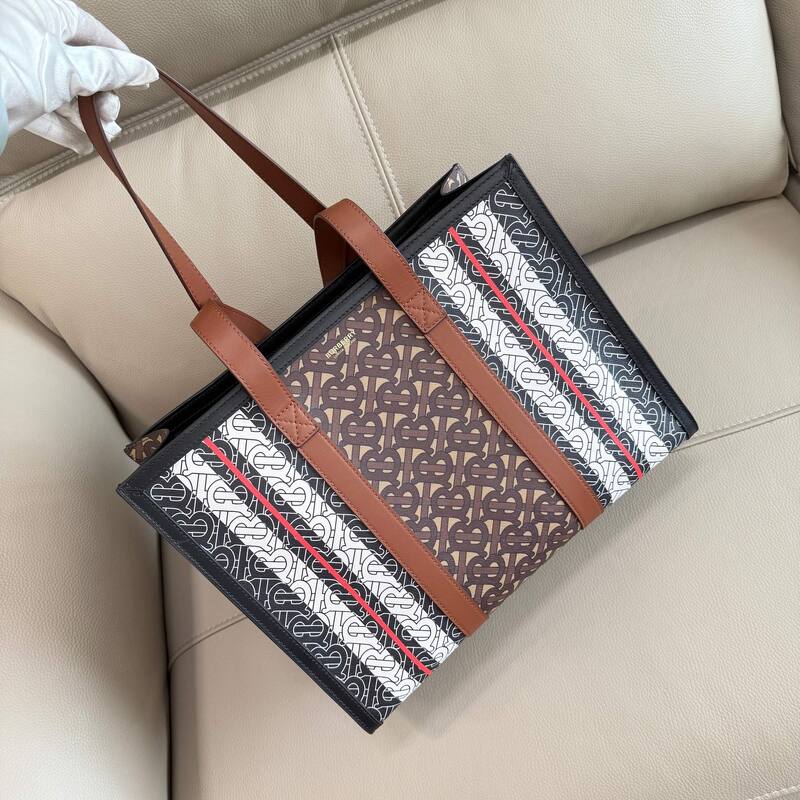 Burberry Monogram shoulder bag — 1:1 Replica