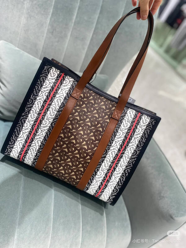 Burberry Monogram shoulder bag — 1:1 Replica