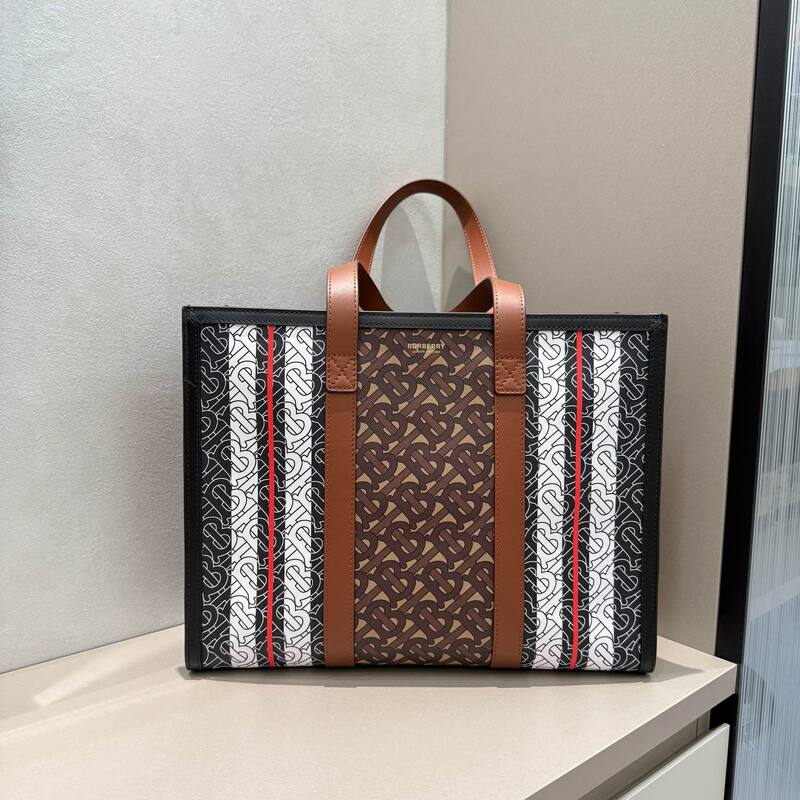Burberry Monogram shoulder bag — 1:1 Replica