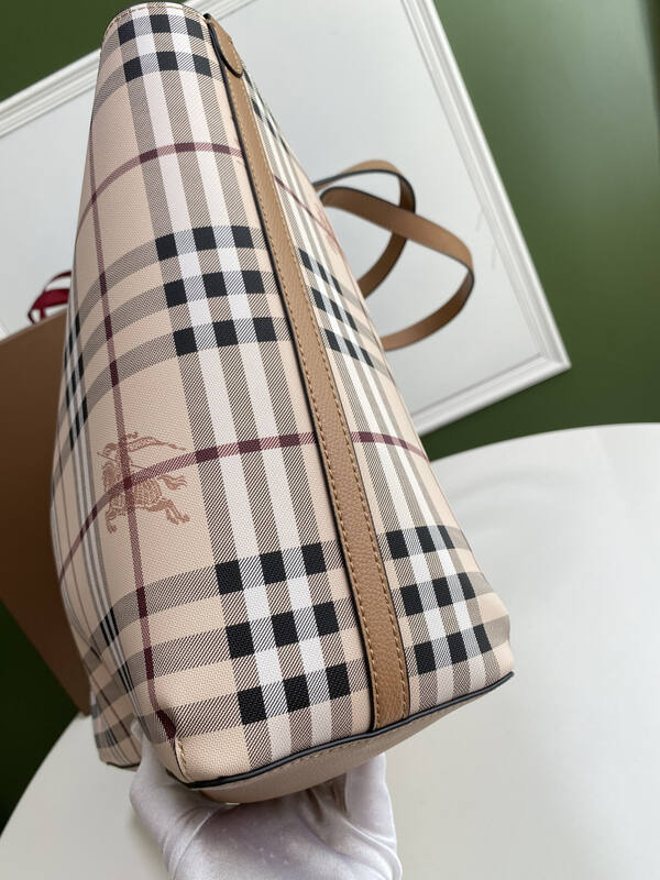 Burberry Beige 40x30x16cm shoulder bag — Top Quality Replica