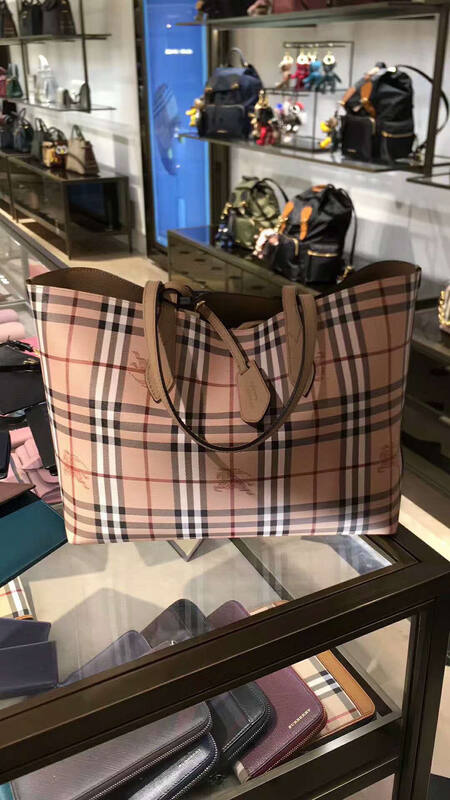 Burberry Beige 40x30x16cm shoulder bag — AAA Quality Replica