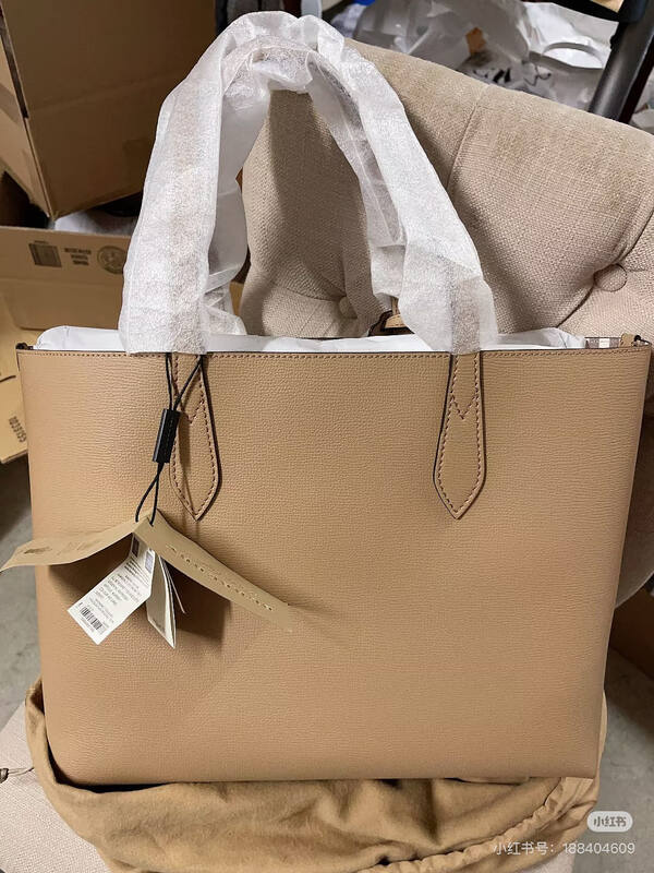 Burberry Beige 40x30x16cm shoulder bag — AAA Quality Replica