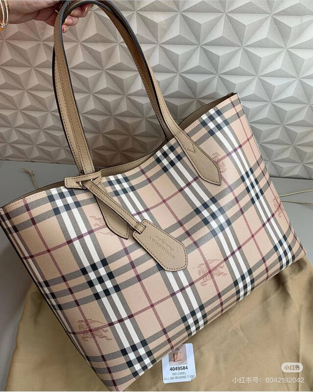 Burberry Beige 40x30x16cm shoulder bag — AAA Quality Replica