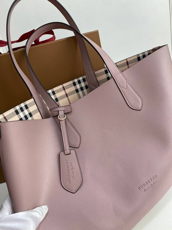 Burberry Pink shoulder bag — Top Quality Replica