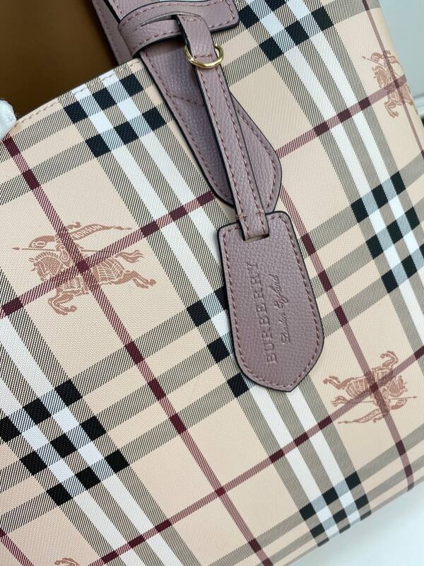 Burberry Pink shoulder bag — Top Quality Replica