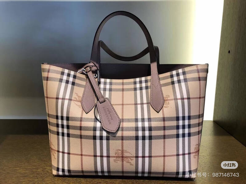 Burberry shoulder bag — AAA Quality Replica